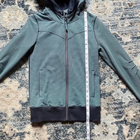 Lululemon Stripe Cozy Hoodie size 6 - Picture 9 of 11